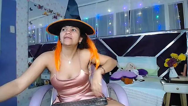 Snapshot of emma_morgan_1 chatting on October 14, 2:18 pm emma morgan 1 online show from October 14, 2:18 pm