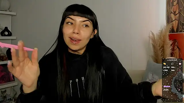 Snapshot of Saraa_Desiree chatting on September 18, 1:35 pm Saraa Desiree online show from September 18, 1:35 pm