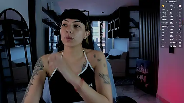 Saraa Desiree online show from February 5, 7:51 pm