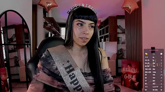 Saraa Desiree online show from February 19, 7:32 pm