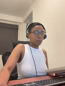 Melia Rayne online show from May 19, 10:32 am