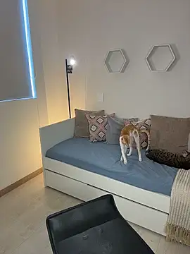 ValentinaMilann online show from April 2, 7:00 pm