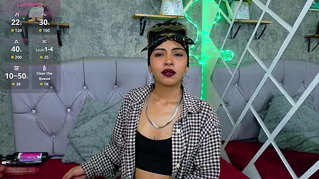 Snapshot of Devil_AliceXo chatting on January 7, 9:06 pm Devil AliceXo online show from January 7, 9:06 pm