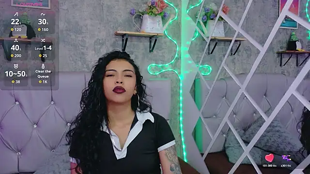 Snapshot of Devil_AliceXo chatting on January 16, 9:30 pm Devil AliceXo online show from January 16, 9:30 pm