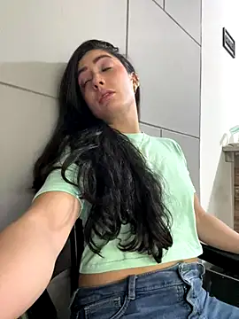 isabella winkler online show from December 22, 3:53 pm