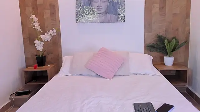 isabella winkler online show from February 2, 1:10 pm