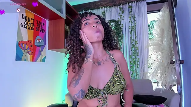 SarahLynn7 online show from March 21, 10:46 pm