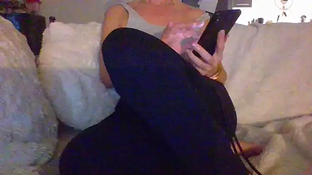 Valentinette online show from December 20, 9:00 pm