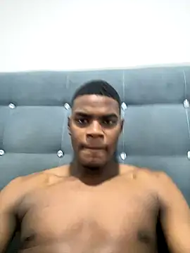 Snapshot of Dominic_Scott chatting on December 19, 3:02 am Dominic Scott online show from December 19, 3:02 am