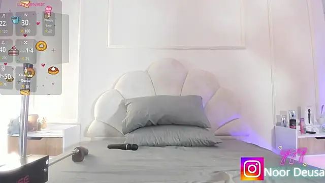 Candaceoweens online show from March 25, 3:45 am