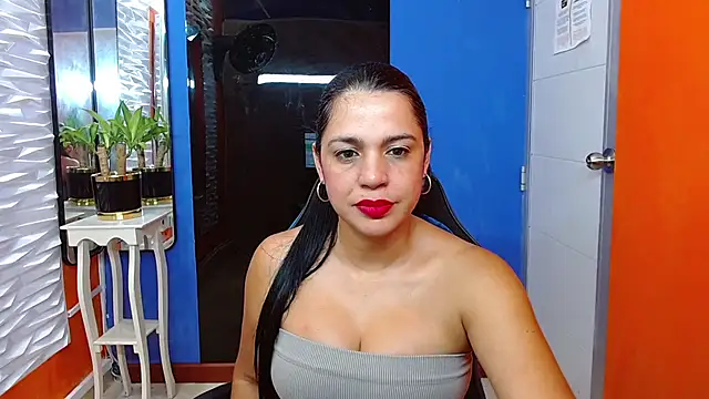 Snapshot of tatiana_lc chatting on March 11, 3:37 am tatiana lc online show from March 11, 3:37 am