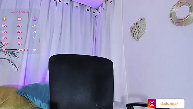 Snapshot of dads_rider chatting on March 23, 7:42 am dads rider online show from March 23, 7:42 am