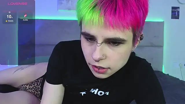 Snapshot of Alex_Vallley chatting on October 18, 11:05 pm Alex Vallley online show from October 18, 11:05 pm