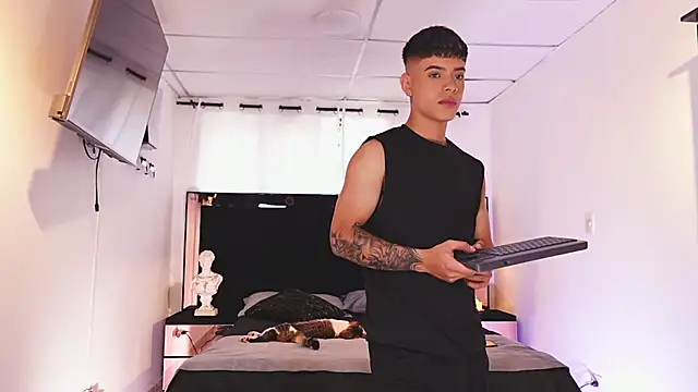 Snapshot of ErosKhaos chatting on March 8, 8:46 pm ErosKhaos online show from March 8, 8:46 pm