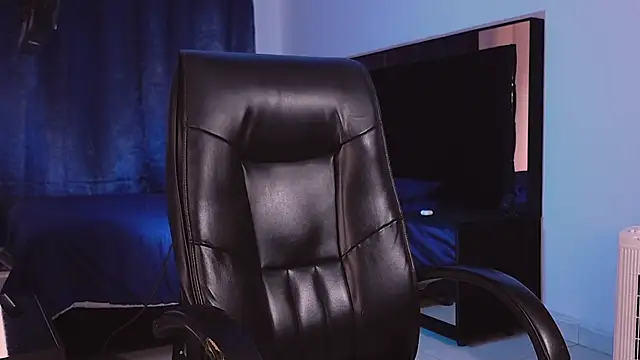 Snapshot of ErosKhaos chatting on November 19, 7:58 pm ErosKhaos online show from November 19, 7:58 pm