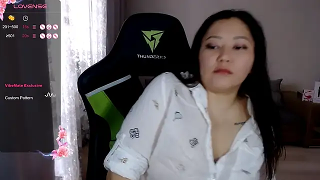 LisaAsianFlower online show from November 10, 6:12 am