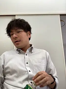 Snapshot of waka3232 chatting on October 15, 2:11 am waka3232 online show from October 15, 2:11 am