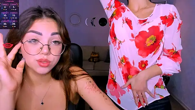 kiki swan online show from November 12, 3:23 pm