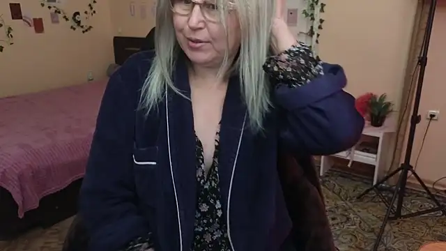 Wane Witch online show from April 5, 8:17 pm