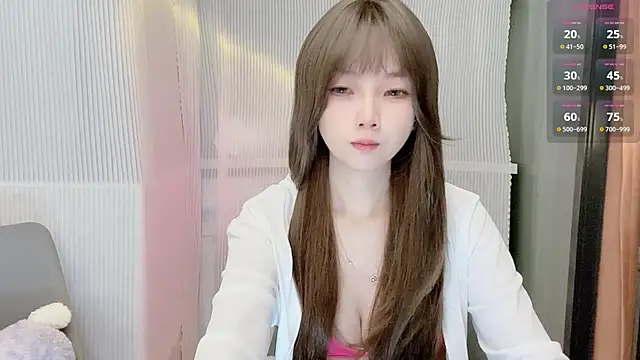 Snapshot of Evelyn-168 chatting on November 19, 11:43 am Evelyn-168 online show from November 19, 11:43 am