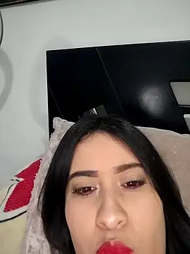 Snapshot of mialorents chatting on October 17, 8:44 pm mialorents online show from October 17, 8:44 pm