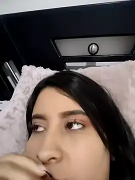 Snapshot of mialorents chatting on October 18, 6:30 pm mialorents online show from October 18, 6:30 pm