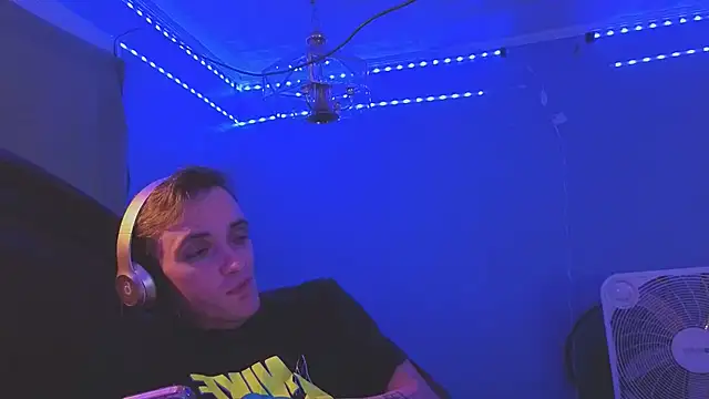 Ilovepussy1911 online show from April 12, 11:48 am