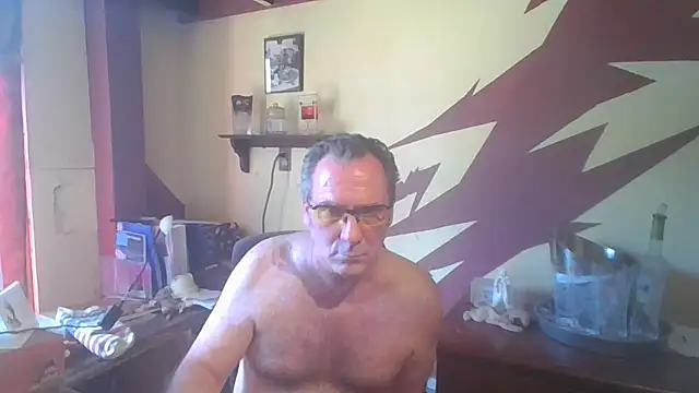 Snapshot of HunkofRock chatting on May 18, 4:13 pm HunkofRock online show from May 18, 4:13 pm