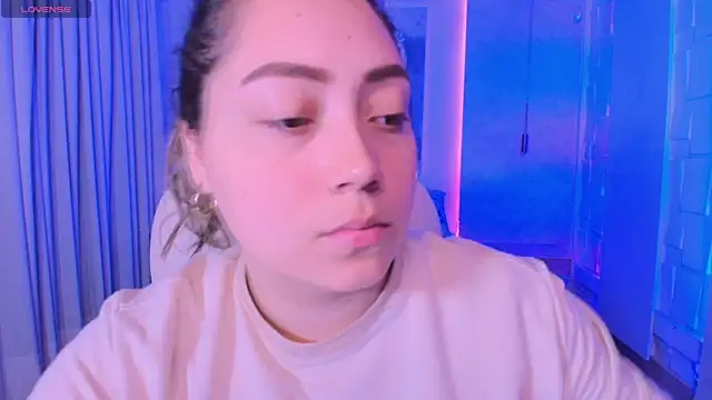 Snapshot of heidy_johns chatting on September 23, 3:31 am heidy johns online show from September 23, 3:31 am