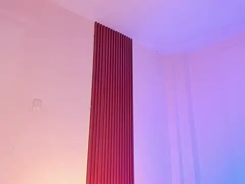 Snapshot of suprasexyjohn_ chatting on February 16, 8:49 pm suprasexyjohn online show from February 16, 8:49 pm
