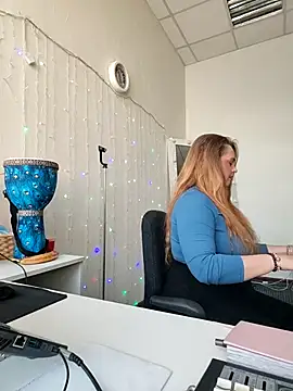 Juicy PeachLux online show from February 12, 7:58 am