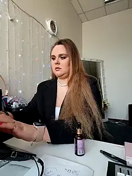 Juicy PeachLux online show from April 3, 7:50 am