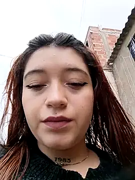 Snapshot of Karina_Leon chatting on December 5, 5:31 pm Karina Leon online show from December 5, 5:31 pm