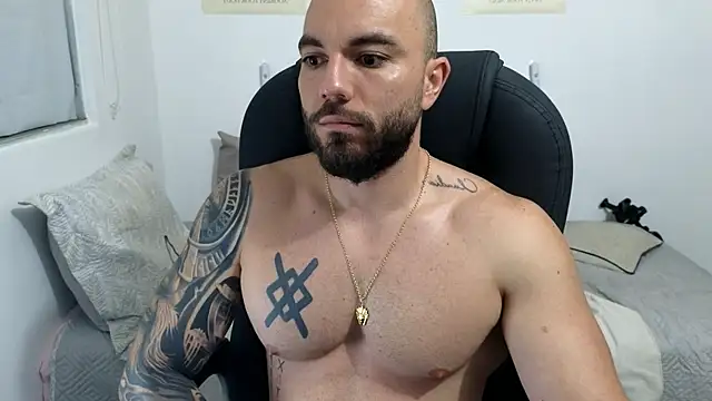 Snapshot of Isaac_Carter chatting on June 17, 10:17 am Isaac Carter online show from June 17, 10:17 am