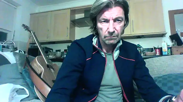 Snapshot of Grower_and_shower chatting on October 25, 10:37 pm Grower and shower online show from October 25, 10:37 pm