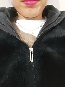 saraaxx1 online show from February 15, 3:53 pm