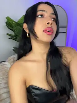  Emily Thompson  online show from June 22, 2:24 am