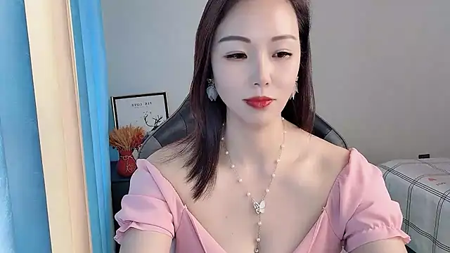 Snapshot of Dewluna chatting on March 18, 6:36 am Dewluna online show from March 18, 6:36 am