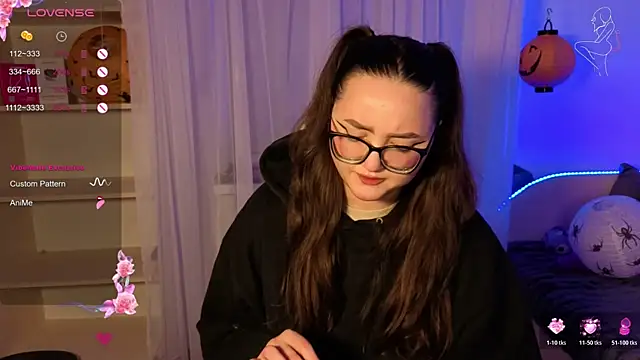 MiraLuccian online show from October 22, 6:29 pm