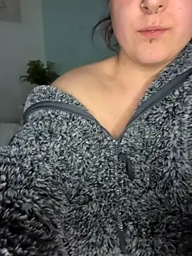 Snapshot of Saucy-Serenity chatting on March 13, 6:56 pm Saucy-Serenity online show from March 13, 6:56 pm