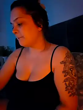 Snapshot of Saucy-Serenity chatting on March 19, 10:31 pm Saucy-Serenity online show from March 19, 10:31 pm