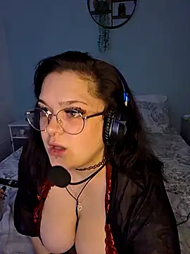 Snapshot of Saucy-Serenity chatting on September 11, 7:14 pm Saucy-Serenity online show from September 11, 7:14 pm