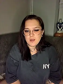 Snapshot of Saucy-Serenity chatting on October 16, 7:26 pm Saucy-Serenity online show from October 16, 7:26 pm