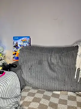 Snapshot of Saucy-Serenity chatting on November 30, 9:19 pm Saucy-Serenity online show from November 30, 9:19 pm