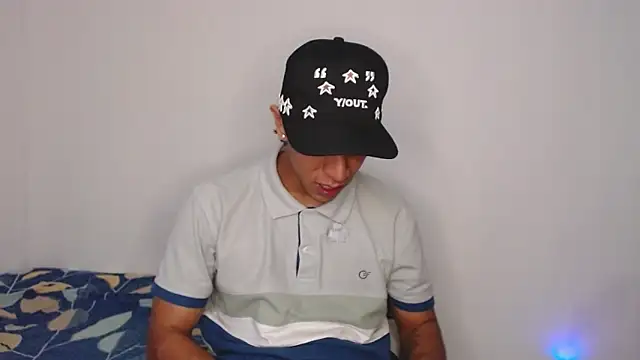 Monkey uchiha777 online show from November 18, 8:24 pm