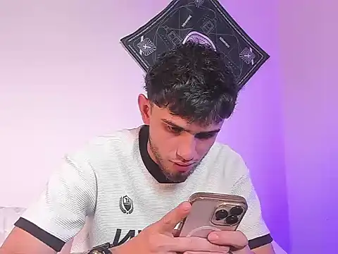 samevansx  online show from April 2, 5:43 pm