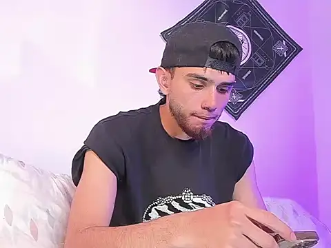 samevansx  online show from April 8, 7:25 pm