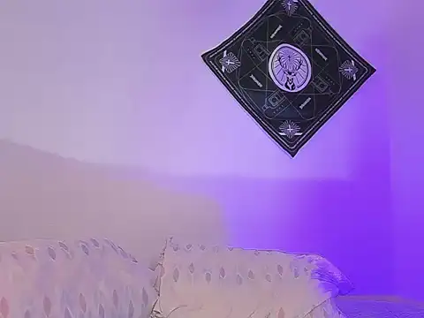 samevansx  online show from April 9, 4:45 pm