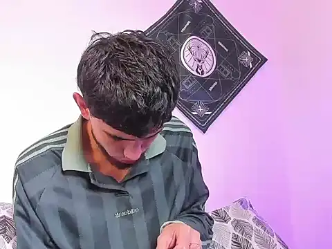 samevansx  online show from April 10, 6:01 pm