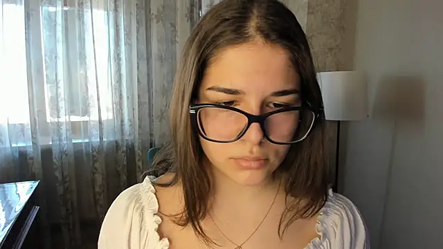 FloraBanford online show from March 20, 12:53 pm